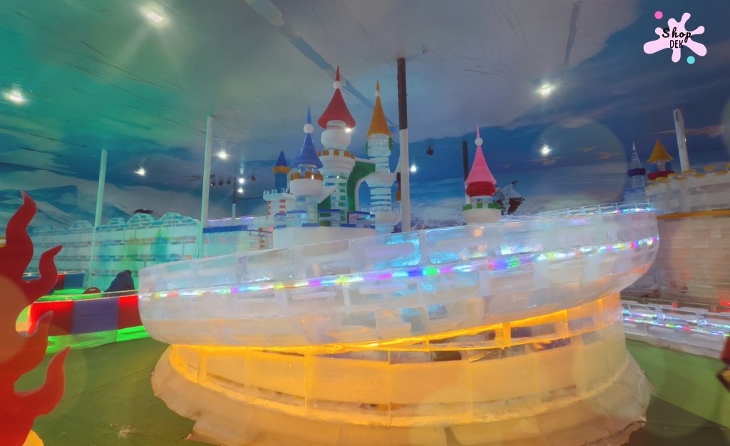 ลานสไลด์เดอร์เมืองหิมะ Snow World