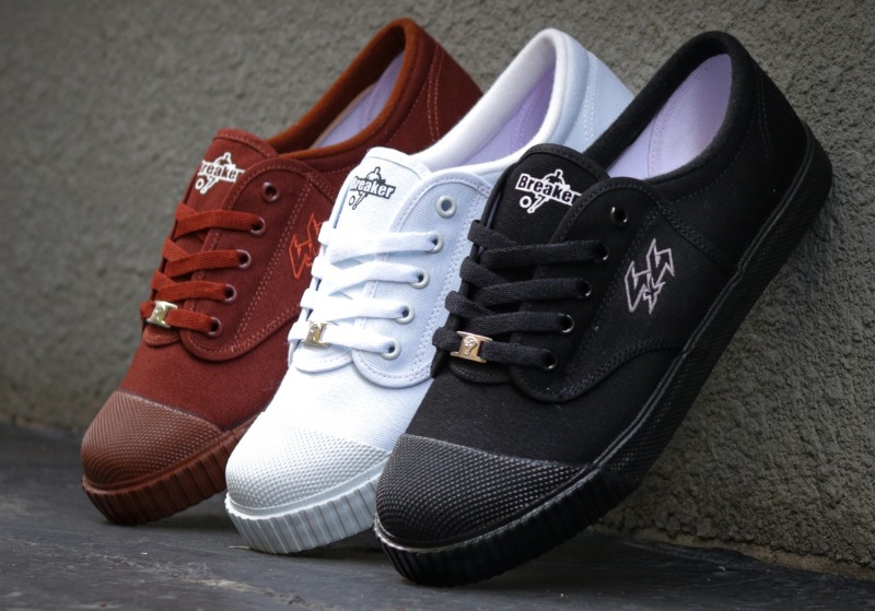 รู้จักรองเท้านักเรียนชาย Breaker พร้อมอัปเดทรุ่นใหม่ 2025