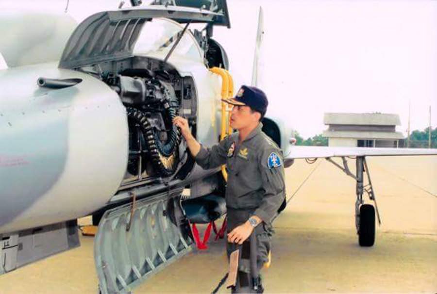 อยากเป็นนักบินเก่งแบบในหลวงรัชกาลที่ 10 รู้ไหมพระองค์ขับเครื่องบินแบบไหนได้บ้าง?