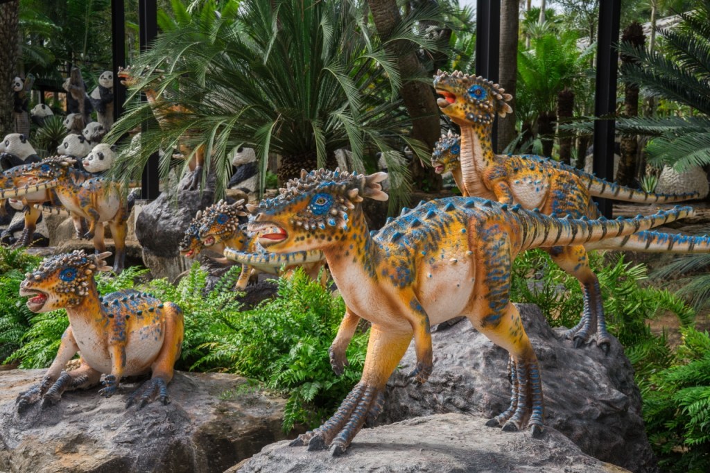 หุบเขาไดโนเสาร์ สวนนงนุช (พัทยา)