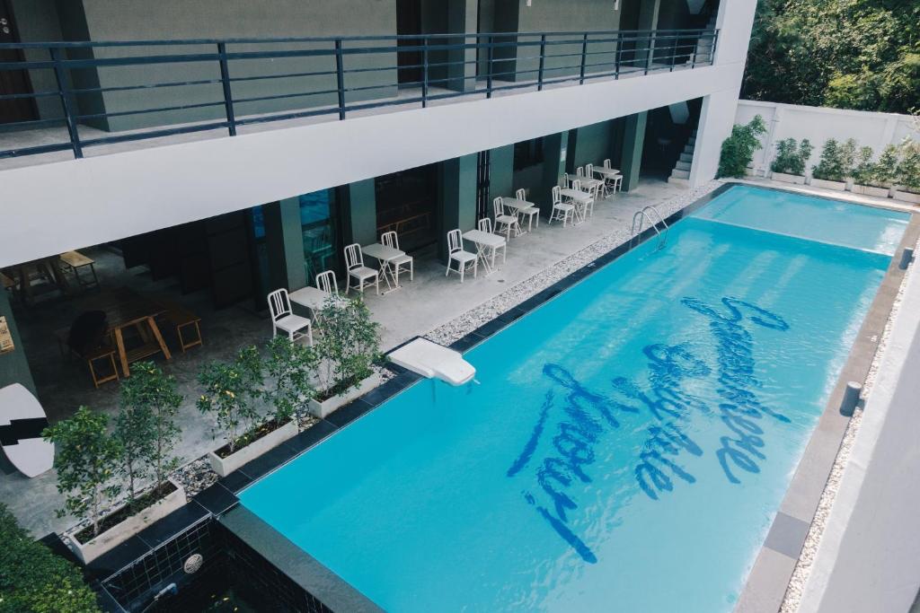 ที่พักชะอำครอบครัว : โรงแรมบลูมูน ชะอำ