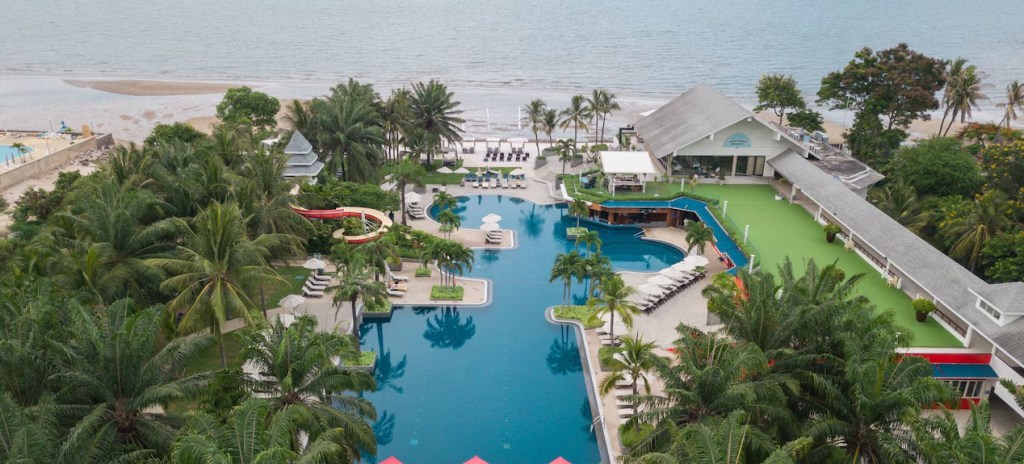 ที่พักชะอำครอบครัว : โนโวเทล หัวหิน ชะอำ บีช รีสอร์ท แอนด์ สปา