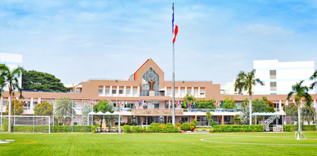 โรงเรียนนานาชาติร่วมฤดี (Ruamrudee International School - RIS)