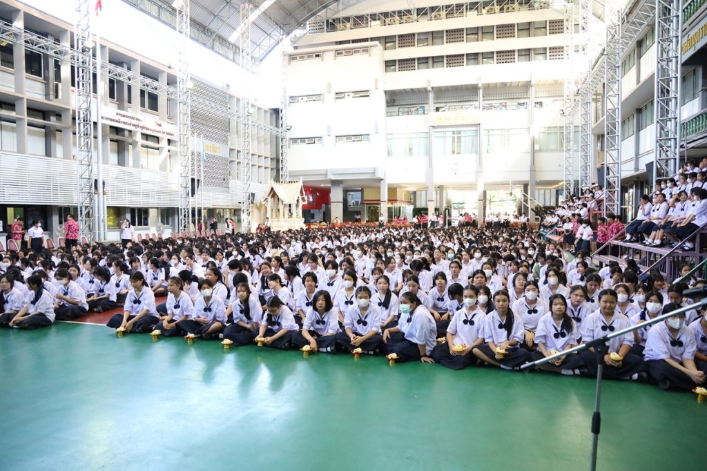 โรงเรียนหญิงล้วน : เบญจมราชาลัย ในพระบรมราชูปถัมภ์