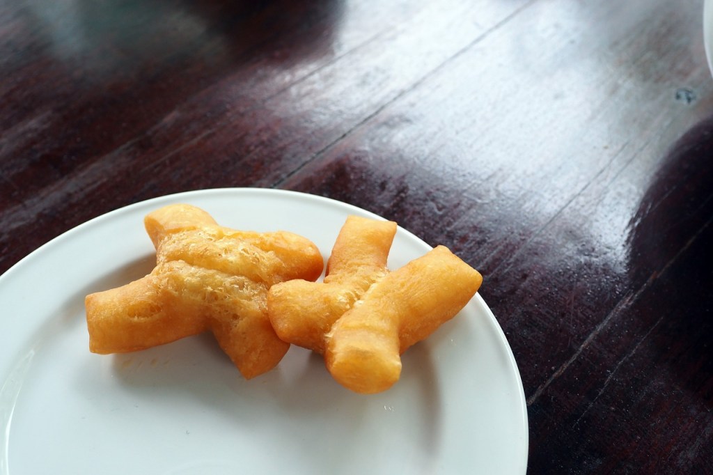 วิธีทำปาท่องโก๋ กรอบนอกนุ่มใน ทำกินเองง่ายๆ หรือทำขายสร้างอาชีพ